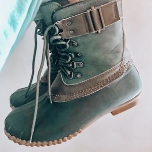 duck boots